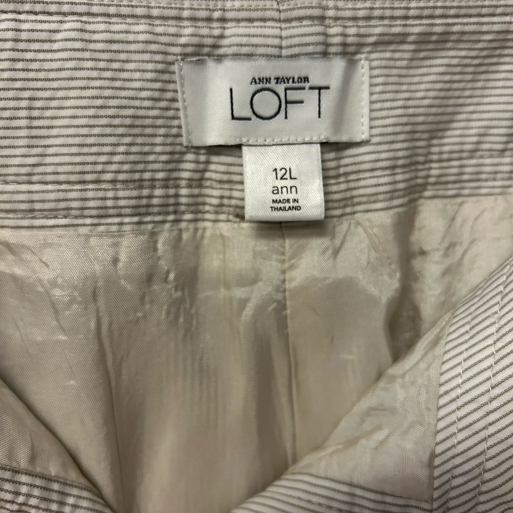 LOFT Anne Taylor Lined cream fine pin-strip pants with a flare hem and pockets - Picture 3 of 8